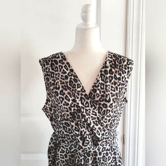 🌺Apt.9 Wrap Dress - Picture 2 of 9